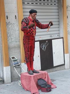 A distinctly latin flavoured piece of street theatre!