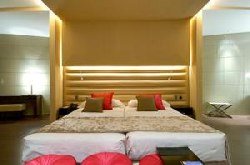 Madrid hotel bed
