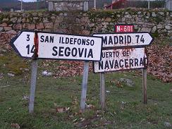 A typical Spanish roadsign from a smaller Madrid road.